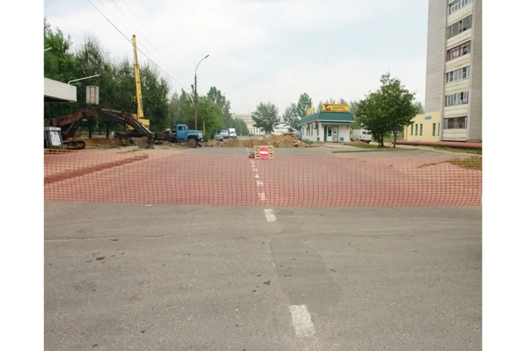 Аварийное ограждение плотность 100 г/м 1,2х50 ячейка 35х55 — изображение 4